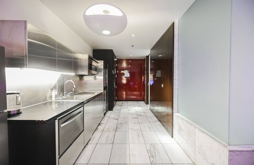 Las Vegas Apartment | SVS: Remodeled High Floor Studio | Strip View Balcony | Palms Place