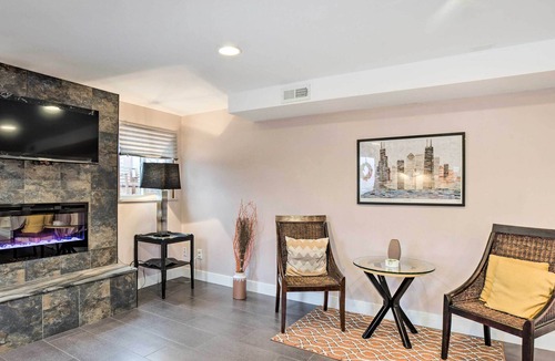 Bear Valley Apartment | SW Denver Apt w/ Chef's Kitchen, 45 Min to Skiing!