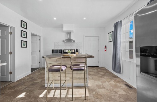 Detroit House | SW Detroit 3BR | 5–10 Min Downtown + Parking