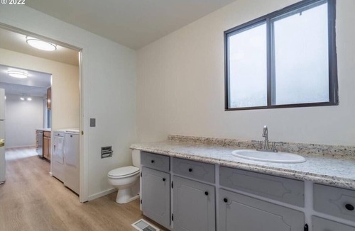 Western House | SW Eugene getaway