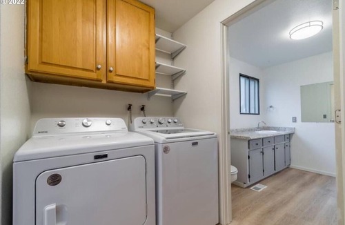 Western House | SW Eugene getaway