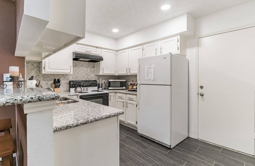 Greater Fondren Southwest House | "SW Houston Eclectic Living" Long Stays Welcome!