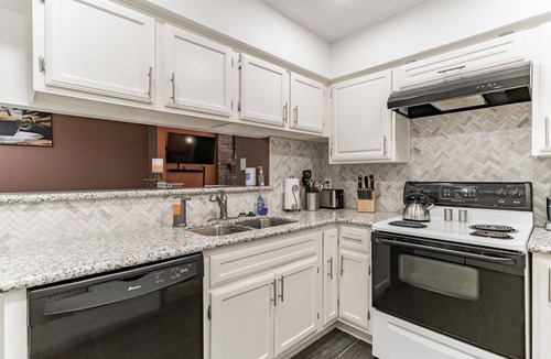 Greater Fondren Southwest House | "SW Houston Eclectic Living" Long Stays Welcome!