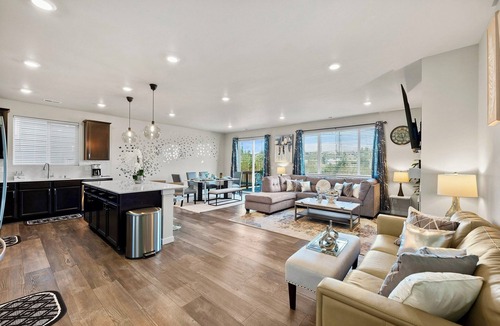 Spanaway House | SW1: CASCADE VILLA IN SPANAWAY