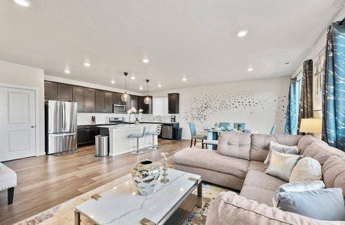 Spanaway House | SW1: CASCADE VILLA IN SPANAWAY