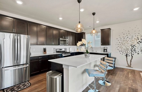 Spanaway House | SW1: CASCADE VILLA IN SPANAWAY