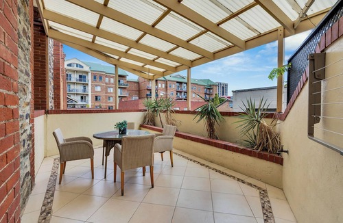 Adelaide Central Business District House | Swainson on Carrington