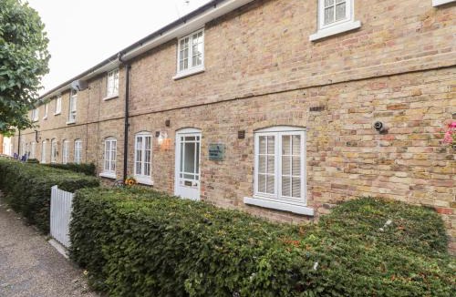 Herne Bay House | Swallow Cottage