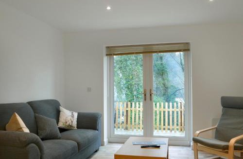 Godstone House | Swallows