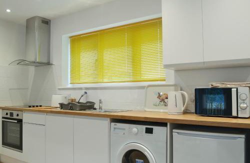 Godstone House | Swallows