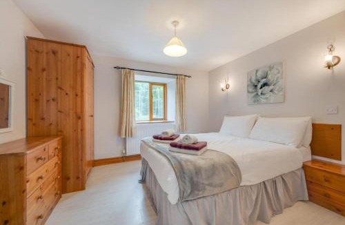 Fence House | Swallows