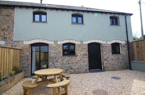 Widemouth Bay Apartment | Swallows Nest at Widemouth Bay - 2 bedroom cottage