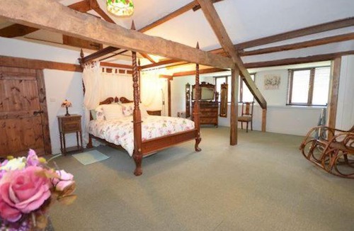 Ebford House | Swallows Nest @ Magnolia Lake