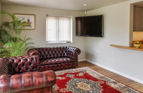 Strumpshaw House | Swallowtail Lodge