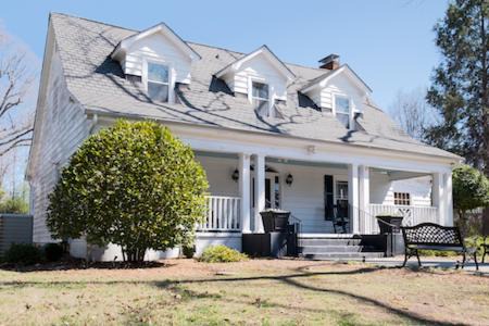 Travelers Rest Hotel | Swamp Rabbit Inn TR