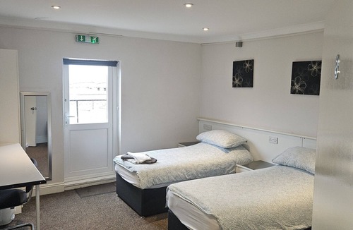 Fenny Stratford Bed & Breakfast | Swan Hotel