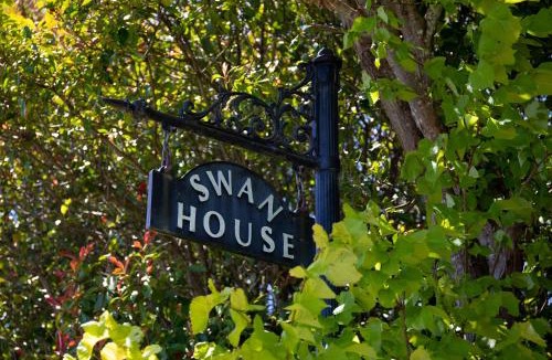 Martinborough Bed & Breakfast | Swan House