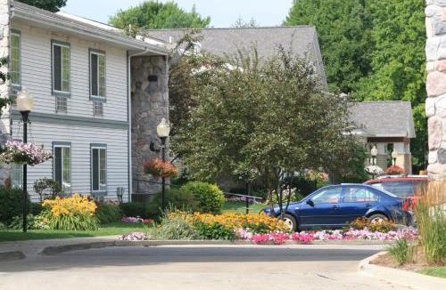 Tyner Resort | Swan Lake Resort