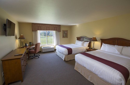 Tyner Resort | Swan Lake Resort