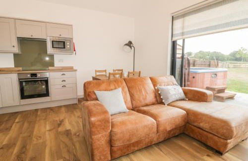 Wedmore House | Swan Lodge Castle Farm