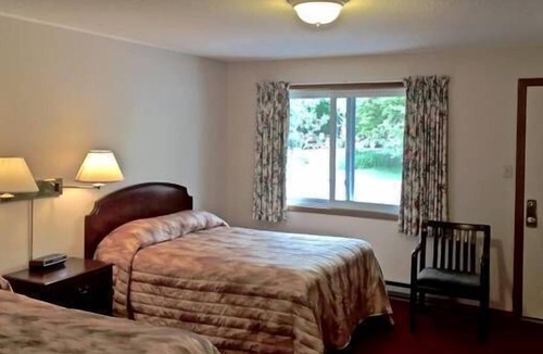 Stratford Hotel | Swan Motel