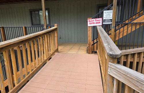 Notch Estates Apartment | Swan's Woodland Getaway Condo