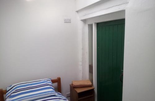 Upton Cheyney House | Swan walkers cottage