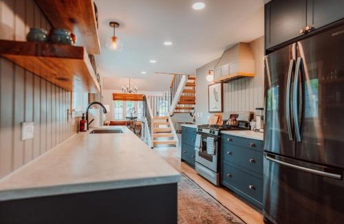 Historic Railroad District House | Swank House on Main St in Ashland