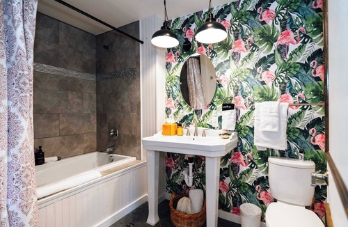 Historic Railroad District House | Swank Suites | King with Lux Tub