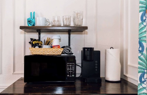 Historic Railroad District House | Swank Suites | King with Lux Tub