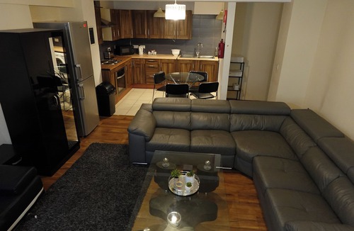 Old Trafford Apartment | Swanky Apartment