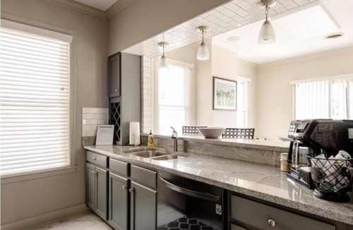 St. Matthews Apartment | Swanky Fully Equipped St. Matthews Apartment