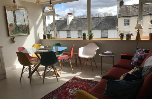 Uckfield Apartment | Swanky & Spacious Luxury 3 Bed