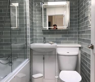 Uckfield Apartment | Swanky & Spacious Luxury 3 Bed