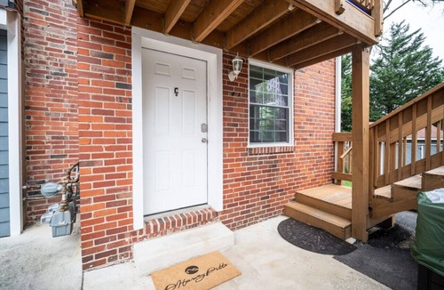 Downtown Apartment | Swanky Studio in Downtown Silver Spring | Walk to Metro, Dining, & DC
