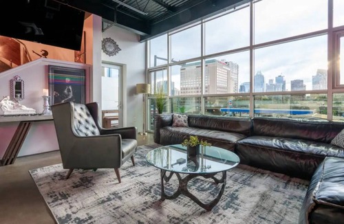 East Cesar Chavez House | Swanky Townhome
