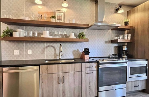 Cherokee Triangle House | Swanky & Upbeat Suites @ Bungalou + Bourbon Bar