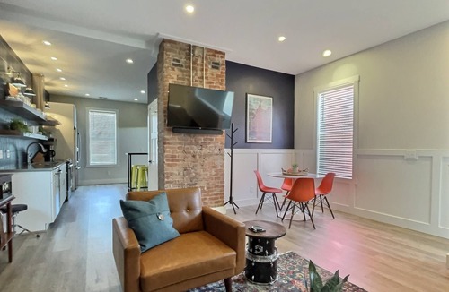 Cherokee Triangle House | Swanky & Upbeat Suites @ Bungalou + Bourbon Bar
