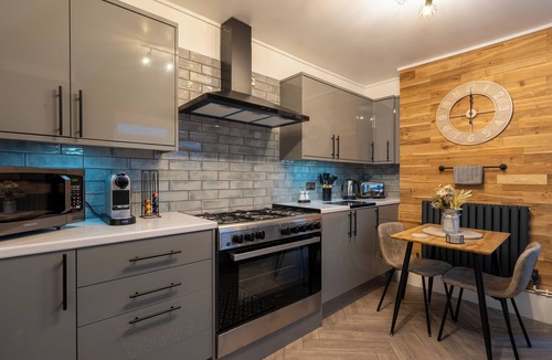 St. Thomas House | Swansea Waterfront View Windmill Terrace