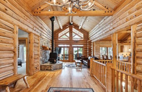 Victor House | Sweathouse Creek Lodge