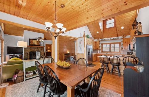 Piney Creek Cabin | Sweeping Mountain Views | Wraparound Decks | Cloud Rise