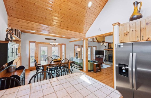 Piney Creek Cabin | Sweeping Mountain Views | Wraparound Decks | Cloud Rise