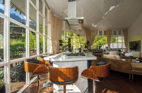 Kundasang Villa | Sweeping Mountain View at La Cantane Villa