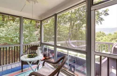Jasper House | Sweeping Mountain Views | Pet-Friendly Retreat