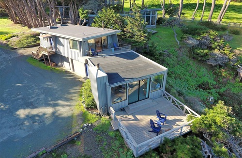 Mendocino Apartment | SWEEPING OCEAN FRONT VIEW, PRIVATE & SECLUDED - Cove Suite
