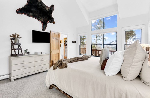 Newry Ski Chalet | Sweeping Sunday River VIEWS! Hottub! Game Room!