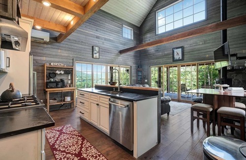 Brownsville Cabin | Sweeping Vermont Views From A Designer Mount Ascutney Cabin Close to Everything