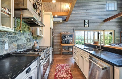 Brownsville Cabin | Sweeping Vermont Views From A Designer Mount Ascutney Cabin Close to Everything