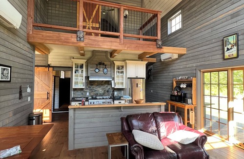 Brownsville Cabin | Sweeping Vermont Views From A Designer Mount Ascutney Cabin Close to Everything