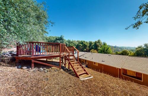 Jamestown House | Sweeping Views! Charming Home Near Dtwn Jamestown